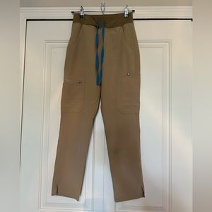 Women’s Figs high waisted Zamora tan scrub pants, size XS petite